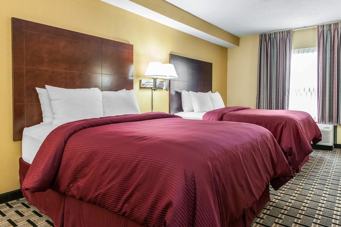 Imagen de la habitación del Hotel Clarion Inn and Suites Northwest. Foto 6