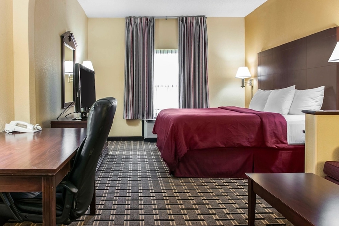 Imagen de la habitación del Hotel Clarion Inn and Suites Northwest. Foto 9
