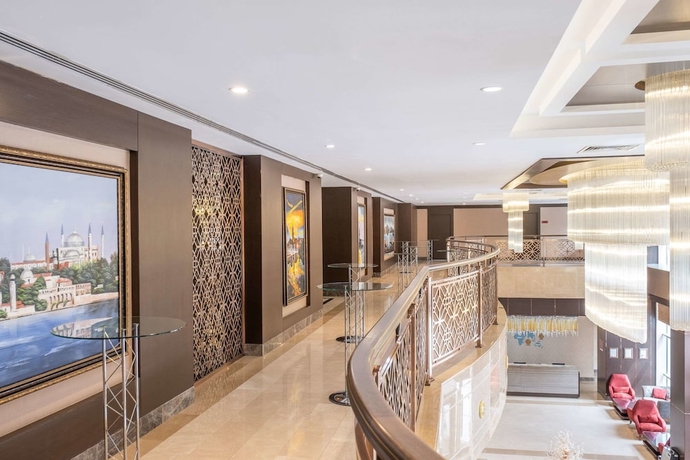 Imagen de los interiores del Hotel Clarion Istanbul Mahmutbey. Foto 15