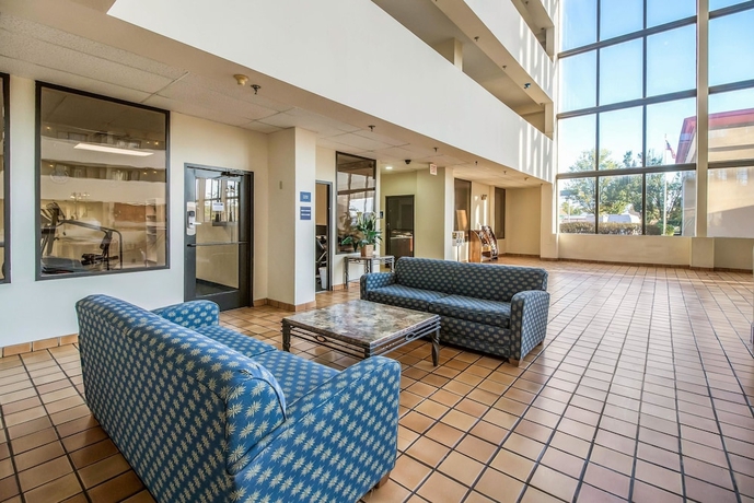 Imagen de los interiores del Hotel Clarion Jackson Northwest. Foto 17