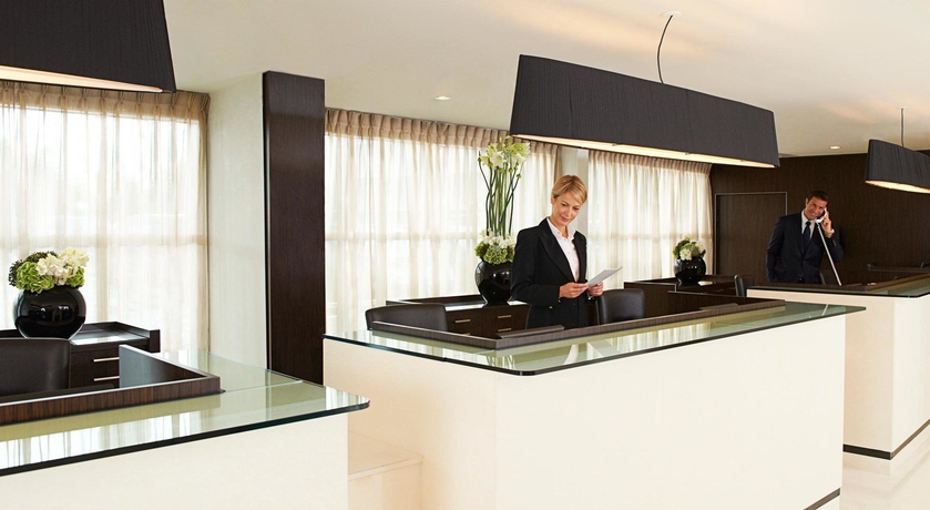 Imagen de los interiores del Hotel Clarion Paris CDG Airport. Foto 11