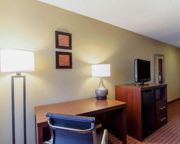 Imagen de la habitación del Hotel Clarion Pointe Apex. Foto 18