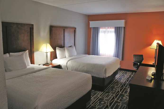 Imagen de la habitación del Hotel Clarion Pointe Charlottesville. Foto 5