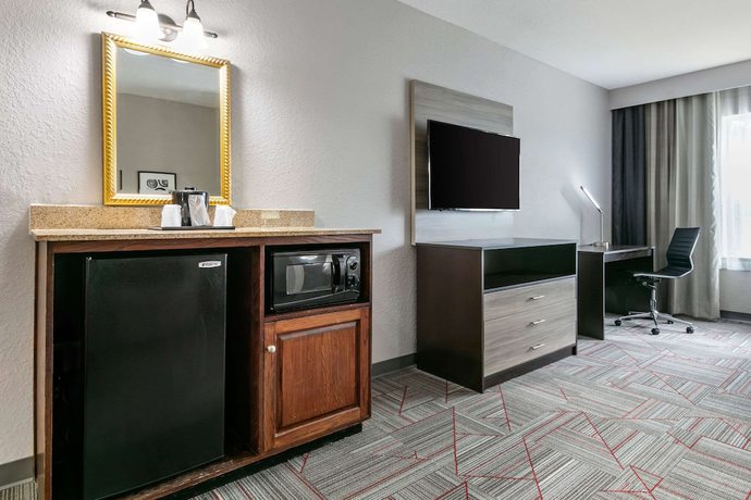 Imagen de la habitación del Hotel Clarion Pointe Columbus-Bradley Park. Foto 4