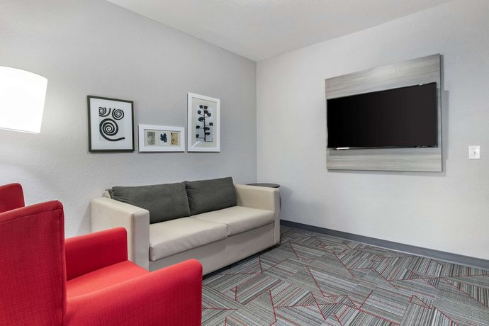 Imagen de la habitación del Hotel Clarion Pointe Columbus-Bradley Park. Foto 5