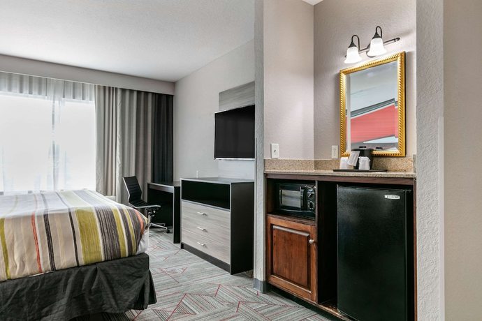 Imagen de la habitación del Hotel Clarion Pointe Columbus-Bradley Park. Foto 16