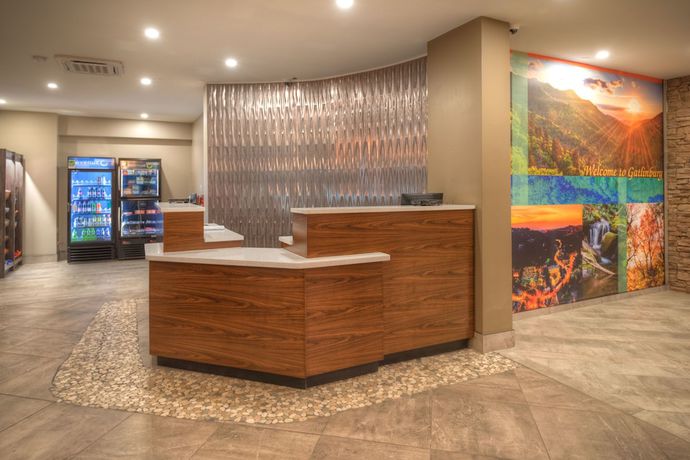 Imagen de los interiores del Hotel Clarion Pointe Downtown Gatlinburg. Foto 19