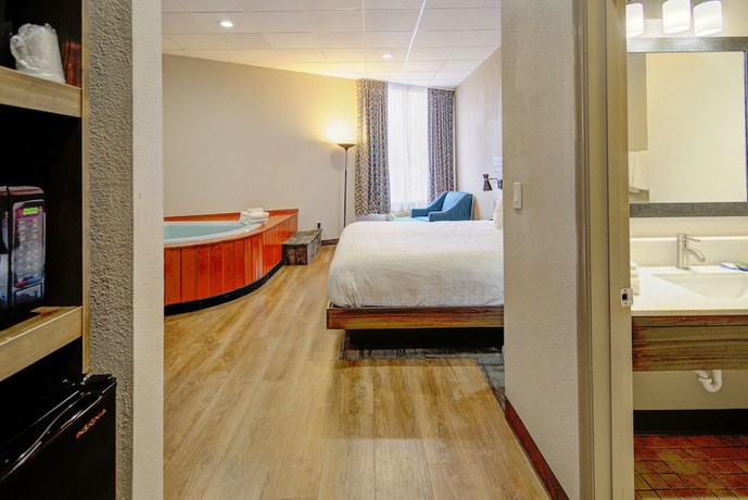 Imagen de la habitación del Hotel Clarion Pointe Downtown Gatlinburg. Foto 12