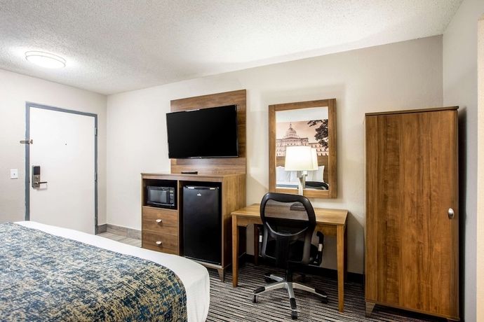 Imagen de la habitación del Hotel Clarion Pointe East Lansing University Area. Foto 11