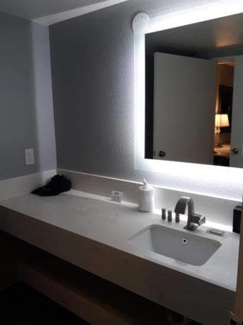 Imagen de la habitación del Hotel Clarion Pointe El Cajon San Diego East. Foto 7