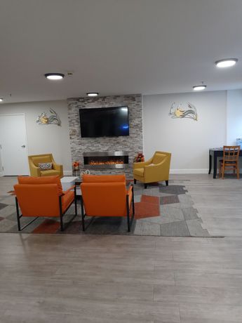 Imagen de los interiores del Hotel Clarion Pointe Evansville North. Foto 13