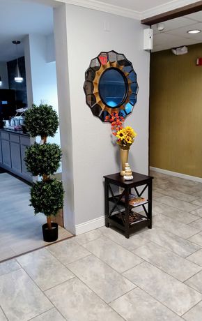 Imagen del bar/restaurante del Hotel Clarion Pointe Evansville North. Foto 5