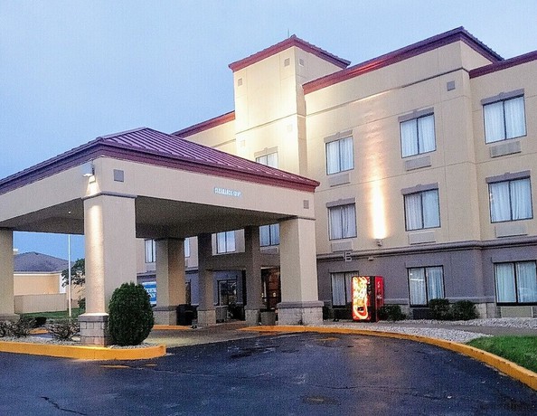 Imagen general del Hotel Clarion Pointe Evansville North. Foto 2