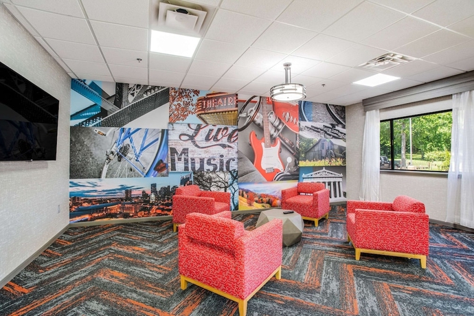 Imagen de los interiores del Hotel Clarion Pointe Franklin - Nashville Area. Foto 15