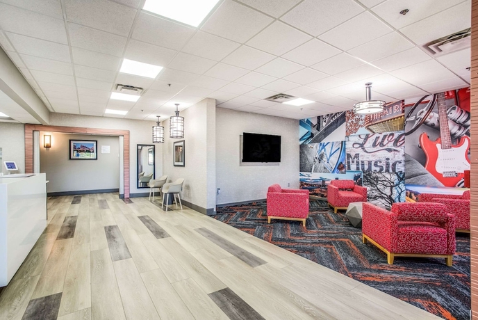Imagen de los interiores del Hotel Clarion Pointe Franklin - Nashville Area. Foto 16