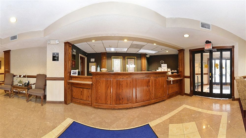 Imagen de los interiores del Hotel Clarion Pointe Greensboro Airport. Foto 11