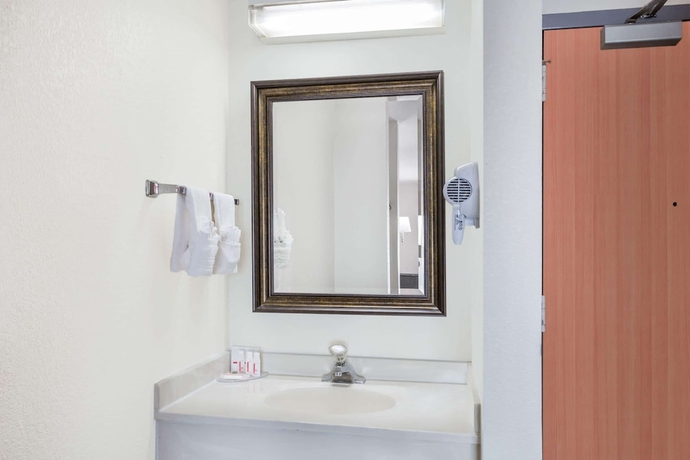 Imagen de la habitación del Hotel Clarion Pointe - Greensboro Coliseum Area. Foto 9