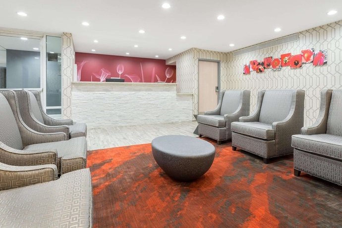 Imagen de los interiores del Hotel Clarion Pointe - Greensboro Coliseum Area. Foto 18