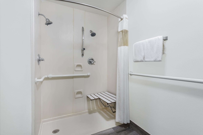 Imagen de la habitación del Hotel Clarion Pointe - Greensboro Coliseum Area. Foto 16