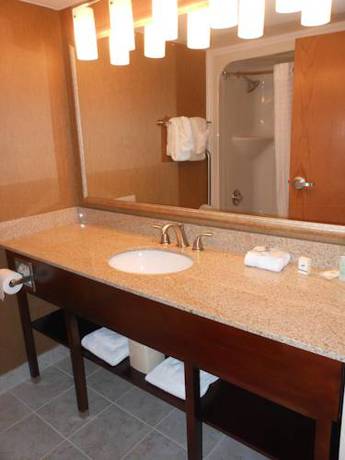 Imagen de la habitación del Hotel Clarion Pointe Harrisonburg. Foto 11