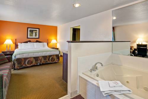 Imagen de la habitación del Hotel Clarion Pointe Harrodsburg-danville. Foto 5