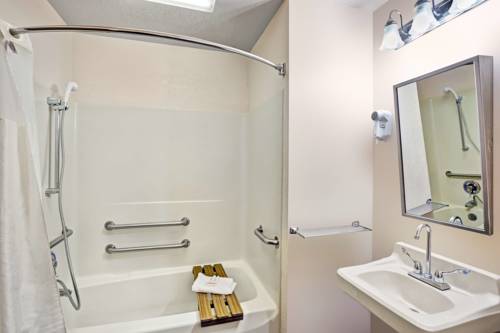 Imagen de la habitación del Hotel Clarion Pointe Harrodsburg-danville. Foto 7