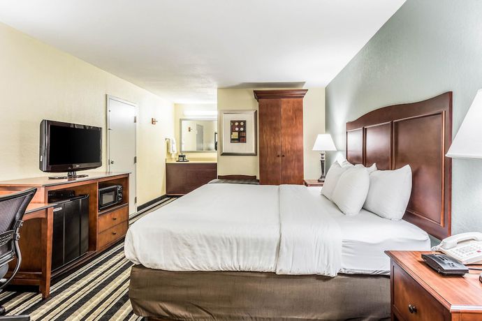 Imagen de la habitación del Hotel Clarion Pointe Huntsville Research Park. Foto 10