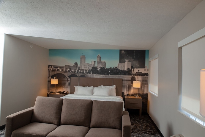 Imagen de la habitación del Hotel Clarion Pointe Indianapolis Airport. Foto 4