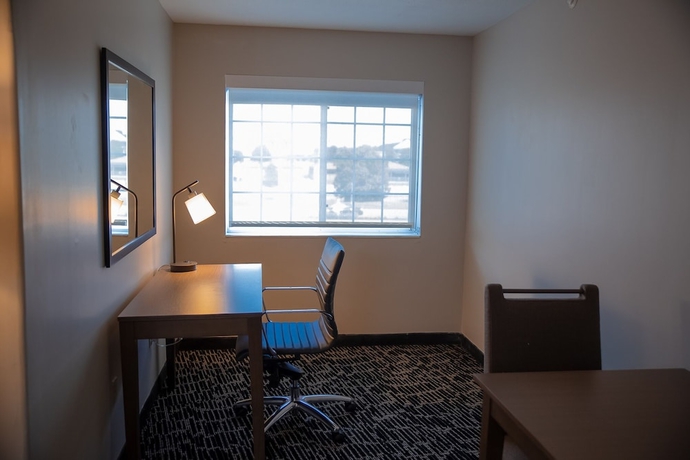 Imagen de la habitación del Hotel Clarion Pointe Indianapolis Airport. Foto 5