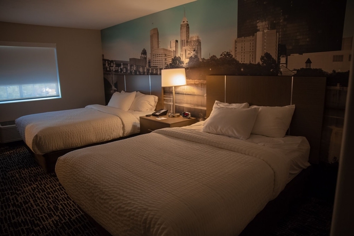 Imagen de la habitación del Hotel Clarion Pointe Indianapolis Airport. Foto 8