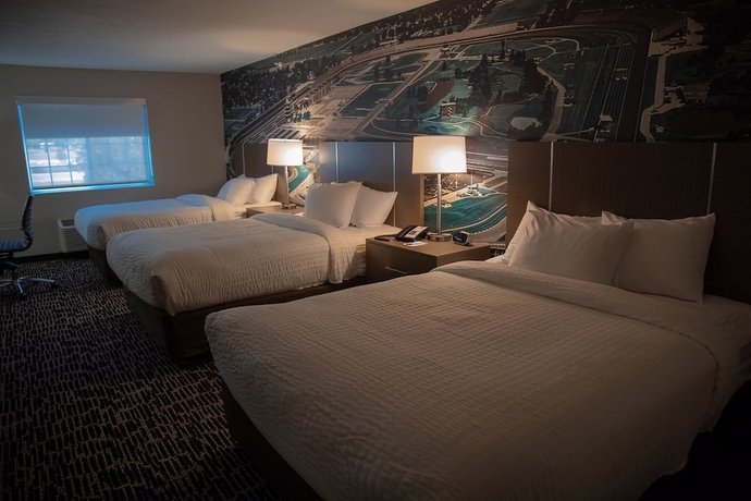 Imagen de la habitación del Hotel Clarion Pointe Indianapolis Airport. Foto 10