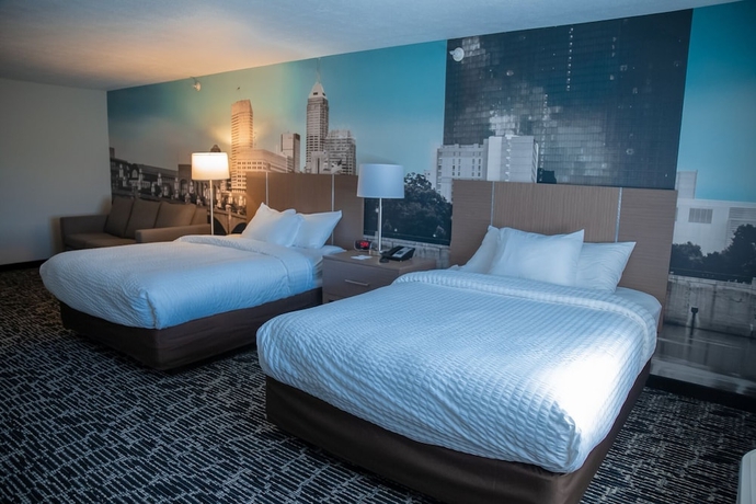 Imagen de la habitación del Hotel Clarion Pointe Indianapolis Airport. Foto 11