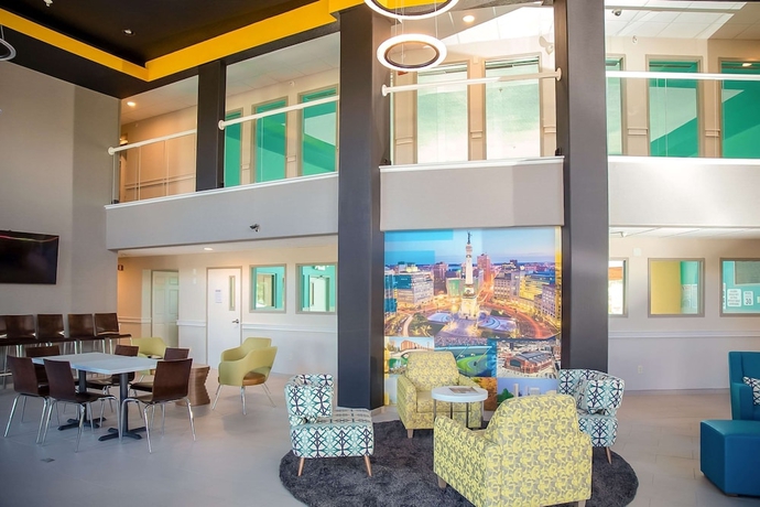 Imagen de los interiores del Hotel Clarion Pointe Indianapolis Airport. Foto 16