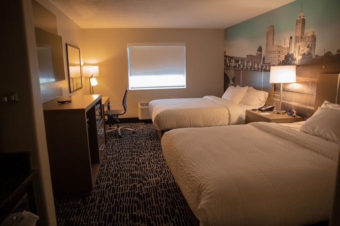 Imagen de la habitación del Hotel Clarion Pointe Indianapolis Airport. Foto 12