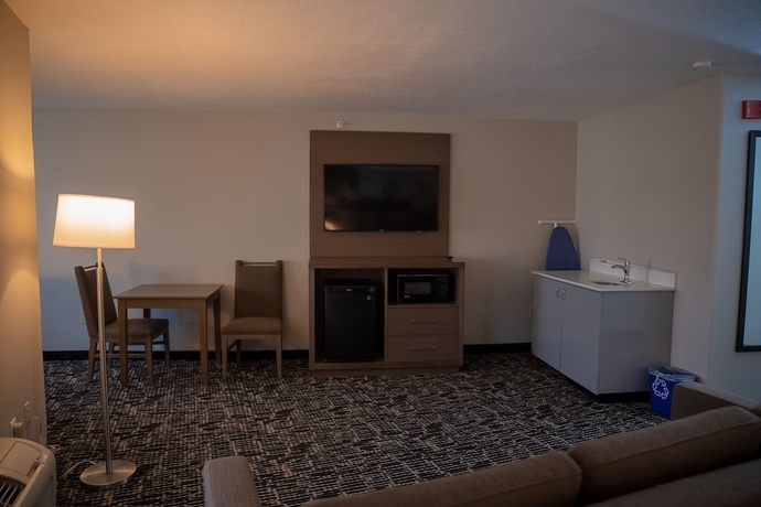 Imagen de la habitación del Hotel Clarion Pointe Indianapolis Airport. Foto 14