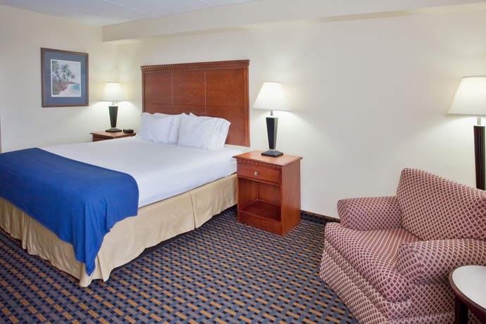 Imagen de la habitación del Hotel Clarion Pointe Jacksonville near Camp Lejeune. Foto 2