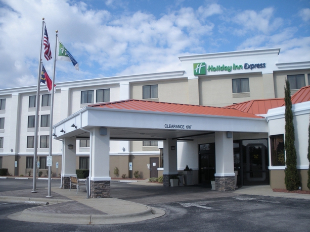 Imagen de los exteriores del Hotel Clarion Pointe Jacksonville near Camp Lejeune. Foto 14
