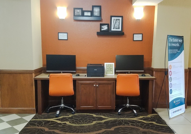Imagen de los interiores del Hotel Clarion Pointe Lakeland I-4. Foto 14