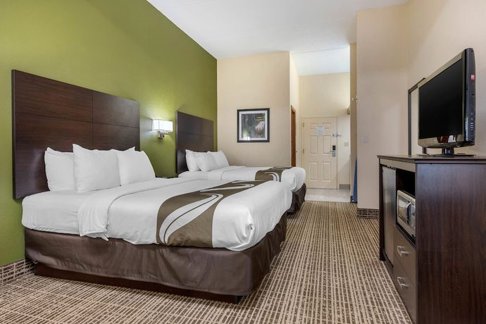 Imagen de la habitación del Hotel Clarion Pointe Louisville East. Foto 11