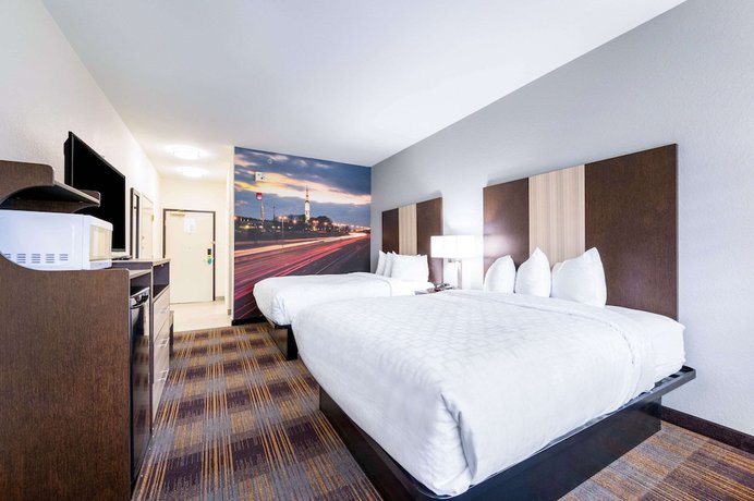 Imagen de la habitación del Hotel Clarion Pointe Madison Huntsville. Foto 3