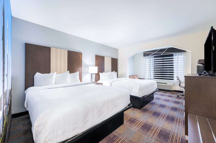 Imagen de la habitación del Hotel Clarion Pointe Madison Huntsville. Foto 6