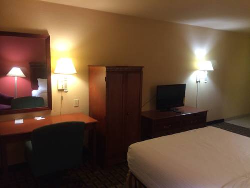 Imagen de la habitación del Hotel Clarion Pointe Marshall. Foto 4