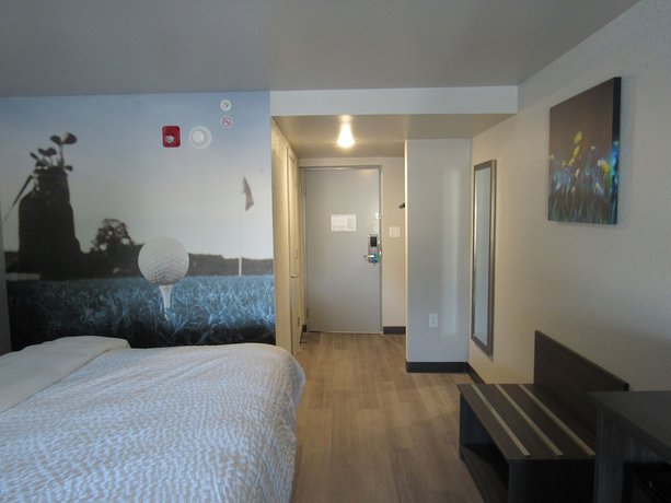Imagen de la habitación del Hotel Clarion Pointe Mcdonough. Foto 5