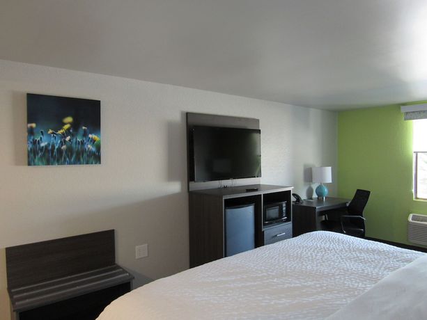 Imagen de la habitación del Hotel Clarion Pointe Mcdonough. Foto 9