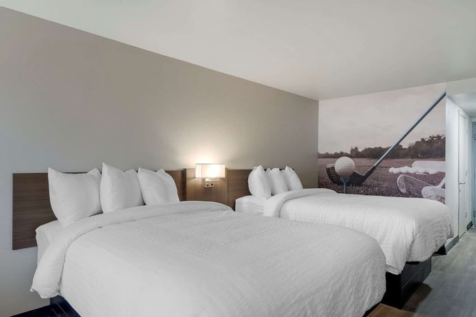 Imagen de la habitación del Hotel Clarion Pointe Mcdonough. Foto 12
