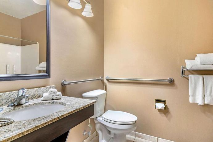 Imagen general del Hotel Clarion Pointe Medford. Foto 4