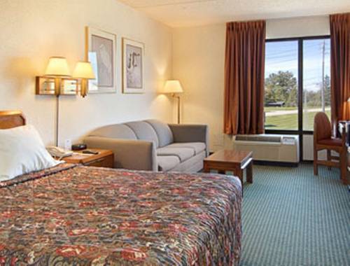 Imagen de la habitación del Hotel Clarion Pointe Near Erie Casino. Foto 3