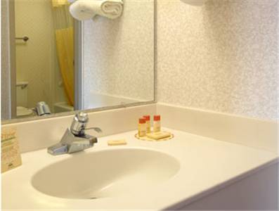 Imagen de la habitación del Hotel Clarion Pointe Near Erie Casino. Foto 5