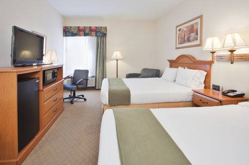 Imagen de la habitación del Hotel Clarion Pointe New Bern. Foto 10