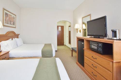 Imagen de la habitación del Hotel Clarion Pointe New Bern. Foto 14